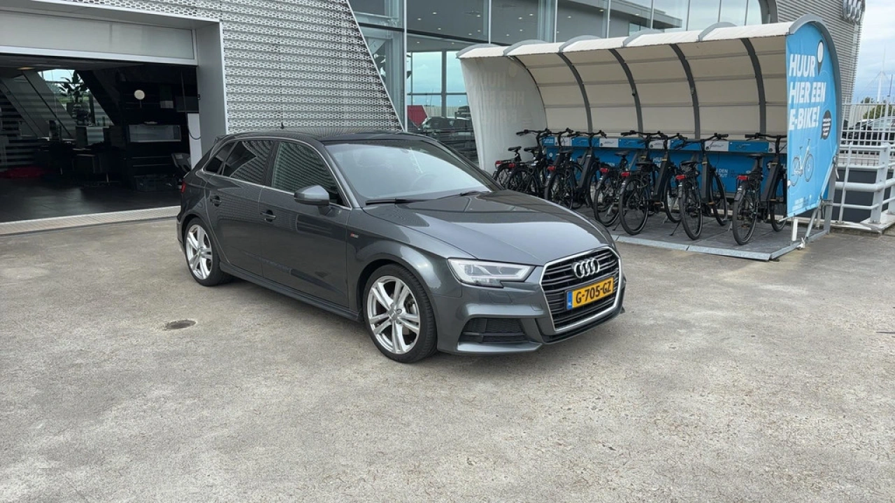 Audi A3 Sportback 35 TFSI 150pk S-line / Panoramadak / Virtual Cockpit / Stoelverwarming / Carplay