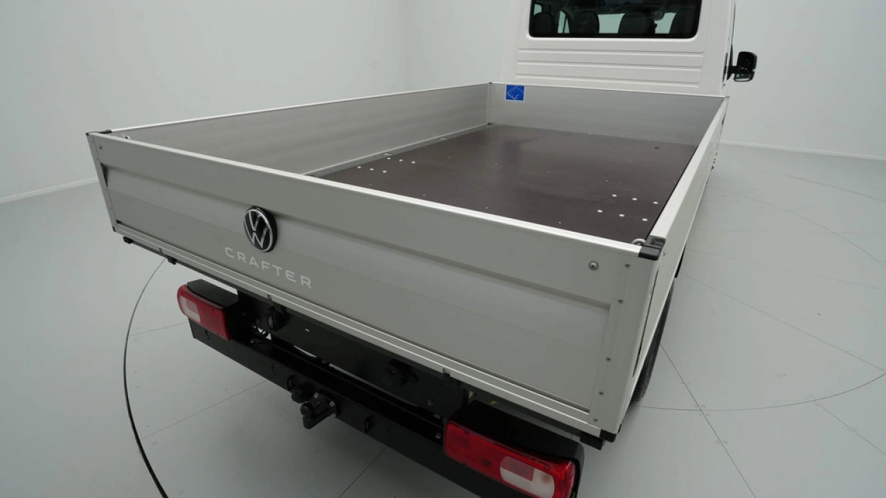 VW Bedrijfswagens Crafter 2.0 TDI 120kW 164PK GVW 5.0T L4 DL DC Highline EURO VI RWD