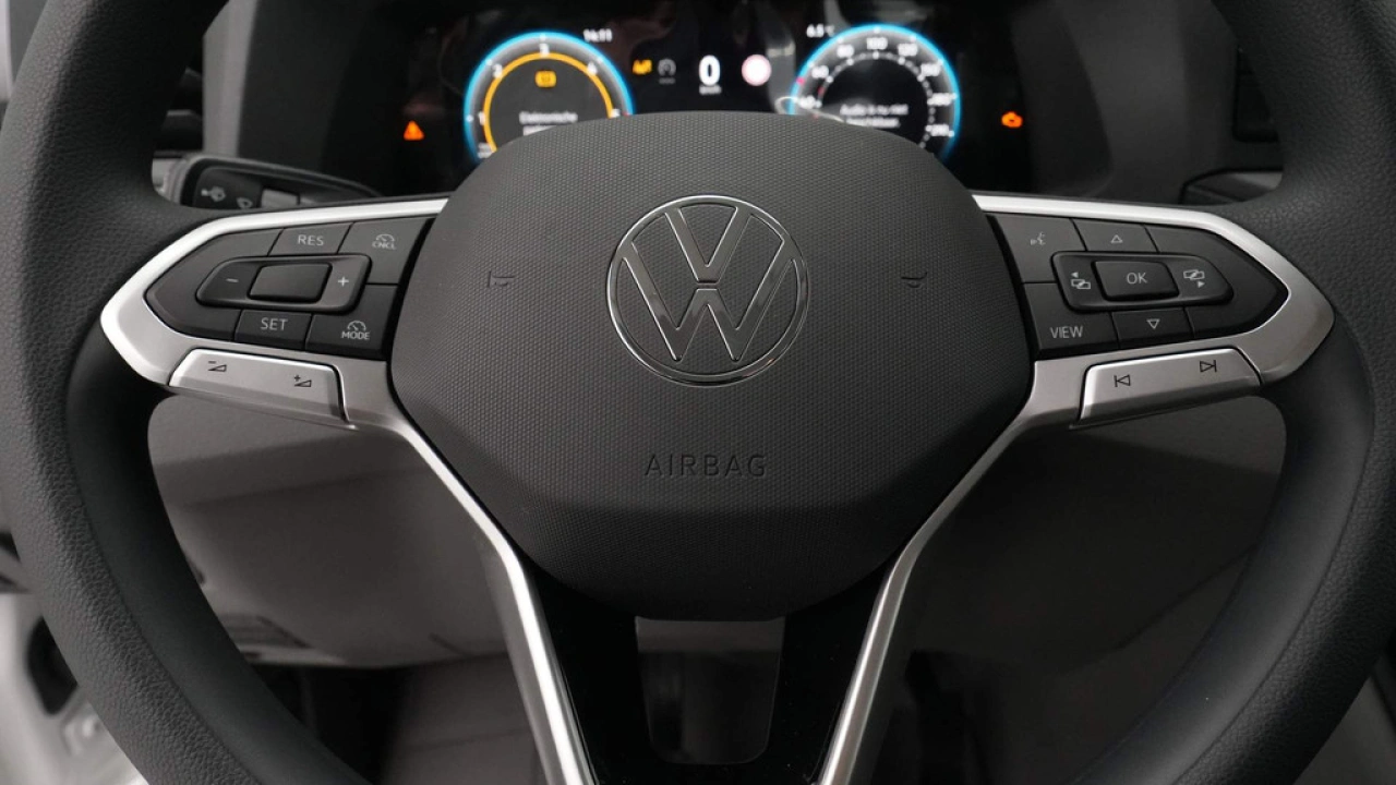 VW Bedrijfswagens Crafter 2.0 TDI 120kW 164PK GVW 5.0T L4 DL DC Highline EURO VI RWD