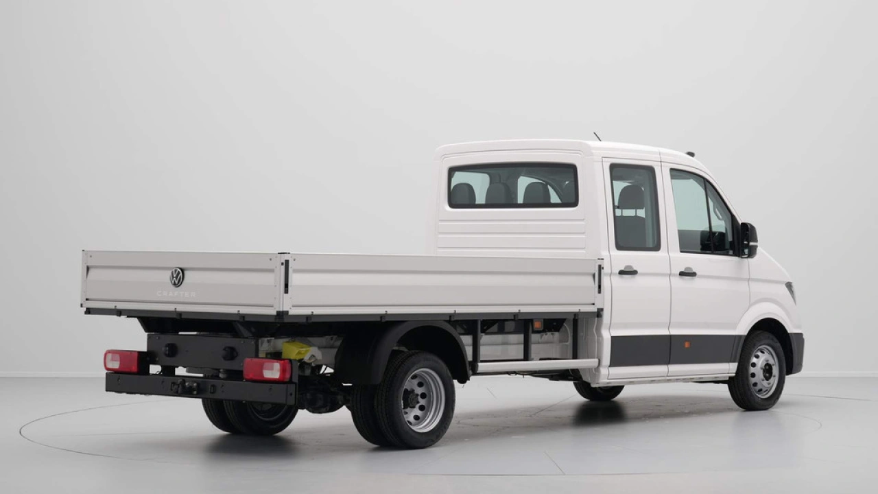 VW Bedrijfswagens Crafter 2.0 TDI 120kW 164PK GVW 5.0T L4 DL DC Highline EURO VI RWD