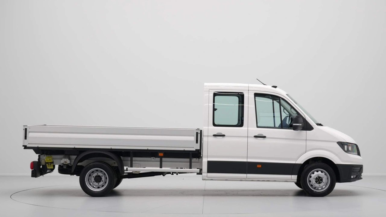 VW Bedrijfswagens Crafter 2.0 TDI 120kW 164PK GVW 5.0T L4 DL DC Highline EURO VI RWD