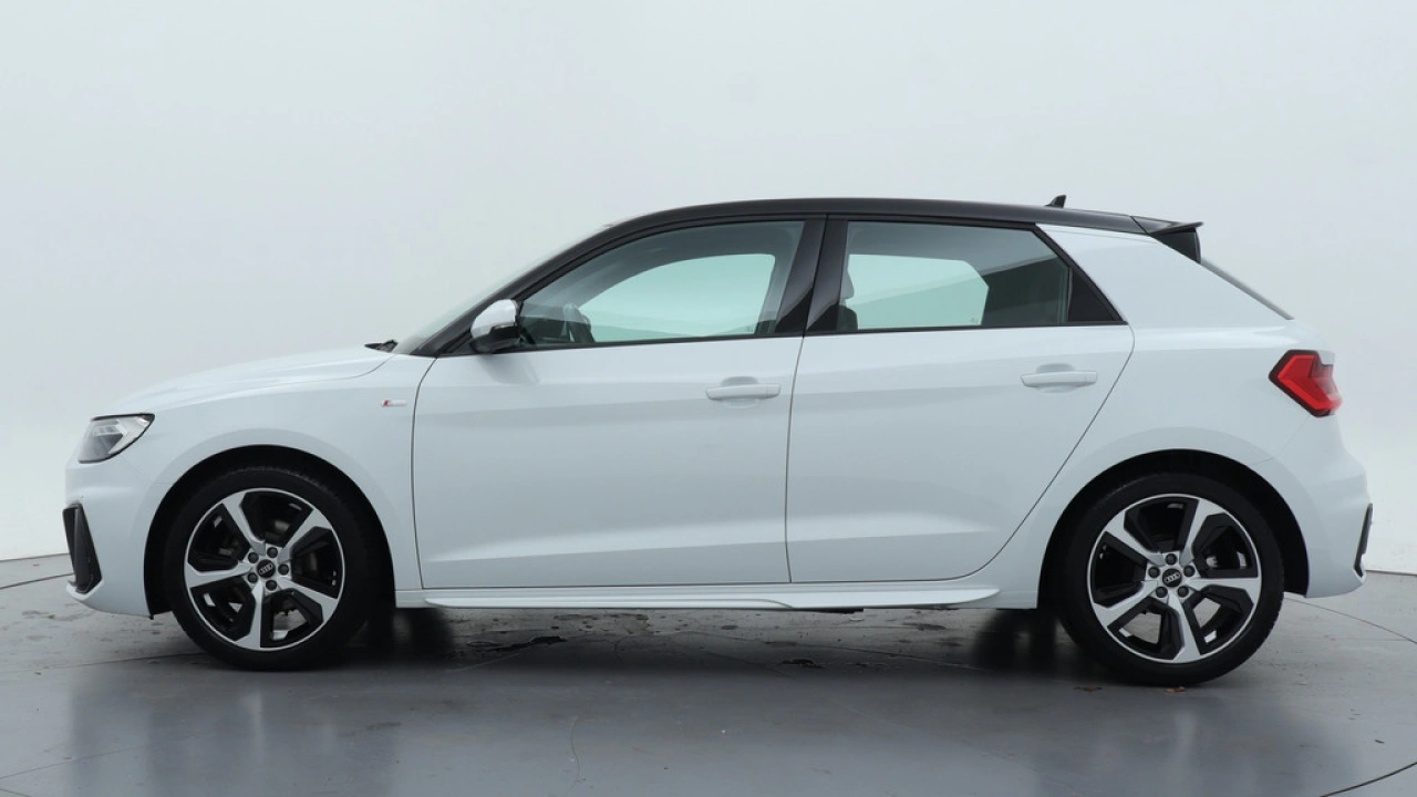 Audi A1 Sportback 30 TFSI S edition | LED | PDC | 17