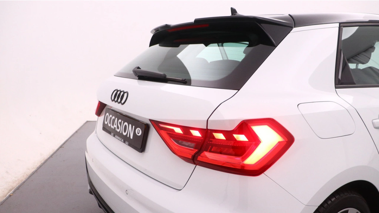 Audi A1 Sportback 30 TFSI S edition | LED | PDC | 17