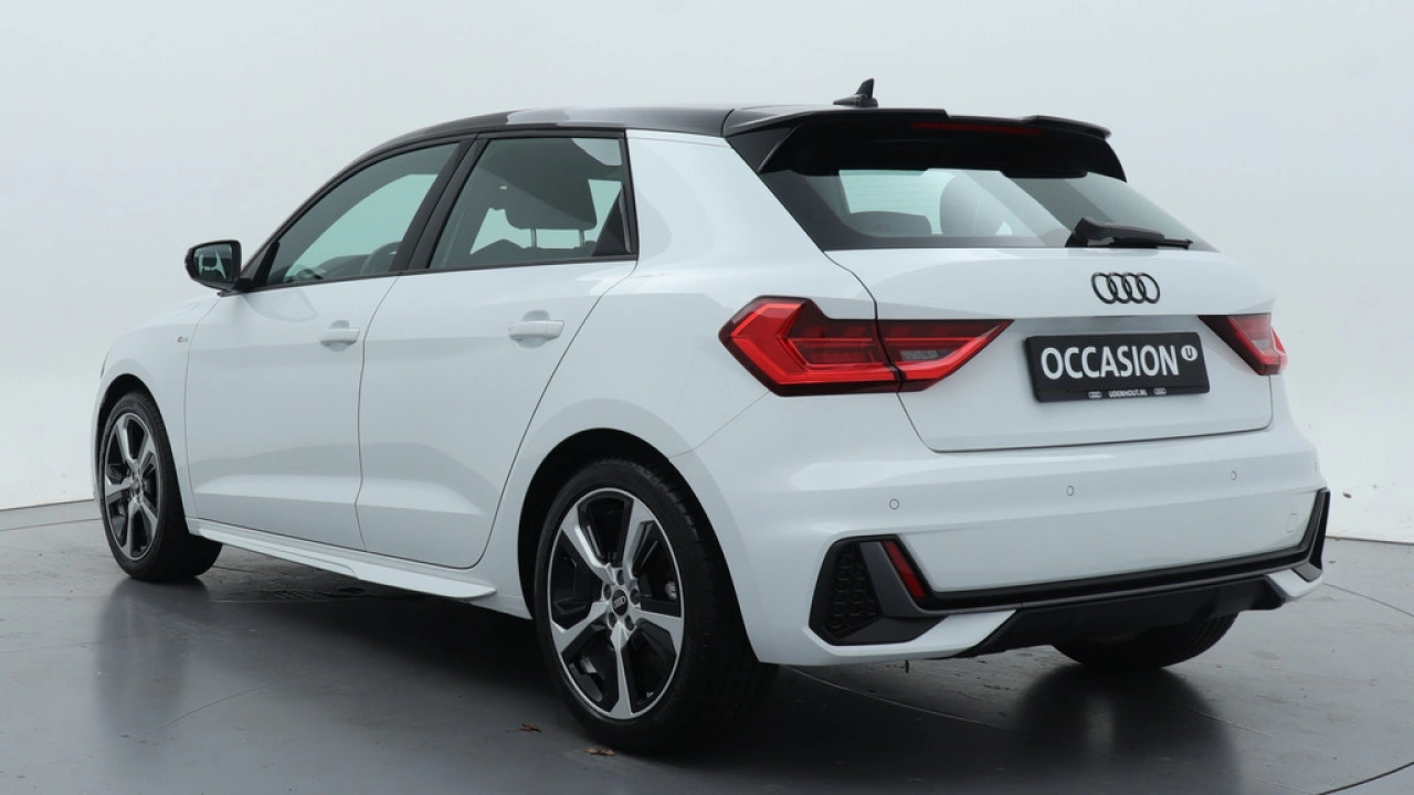 Audi A1 Sportback 30 TFSI S edition | LED | PDC | 17