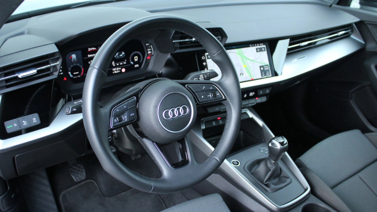 Audi A3 Sportback 35 TFSI 150 PK Advanced edition | Clima | Achteruitrijcamera | PDC | 17