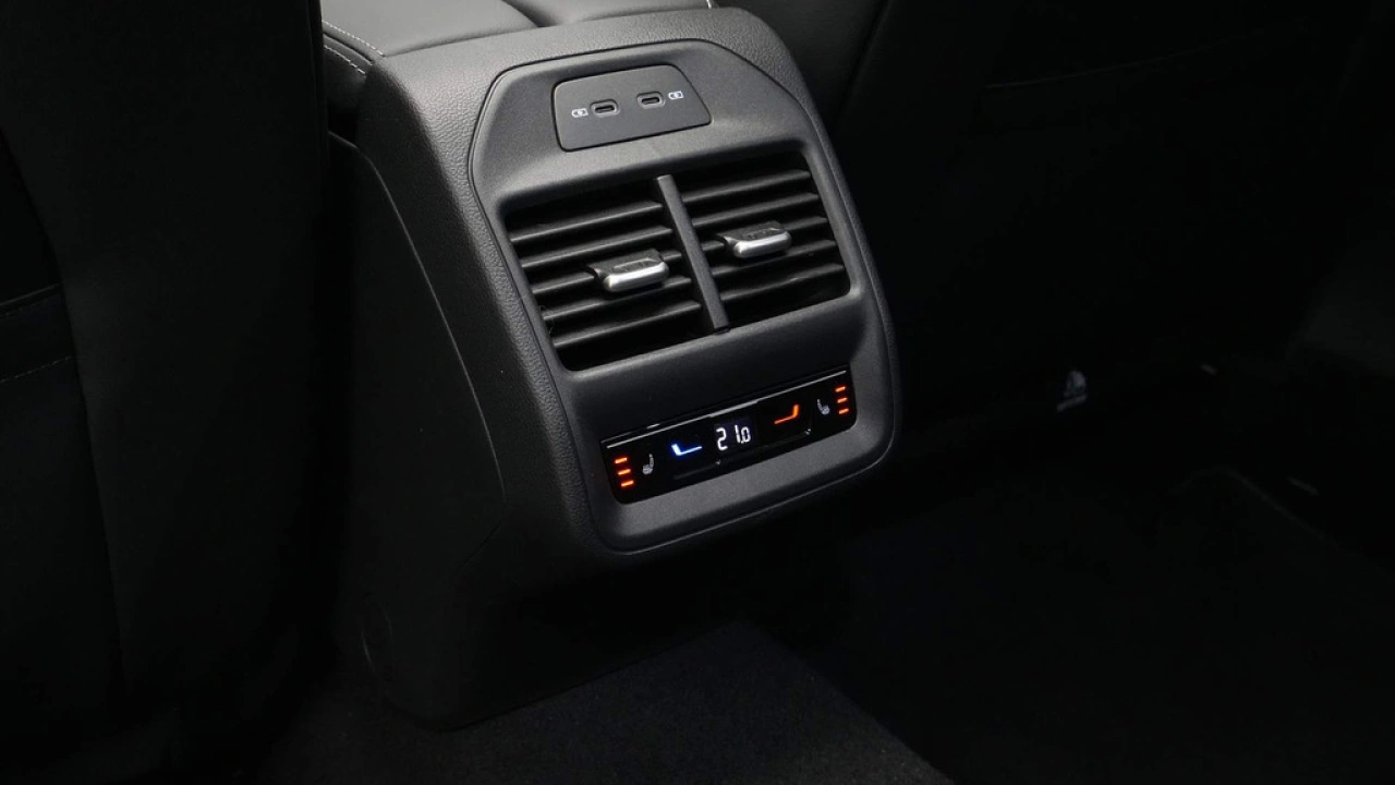 Volkswagen Passat Variant 1.5 eTSI R-Line Business