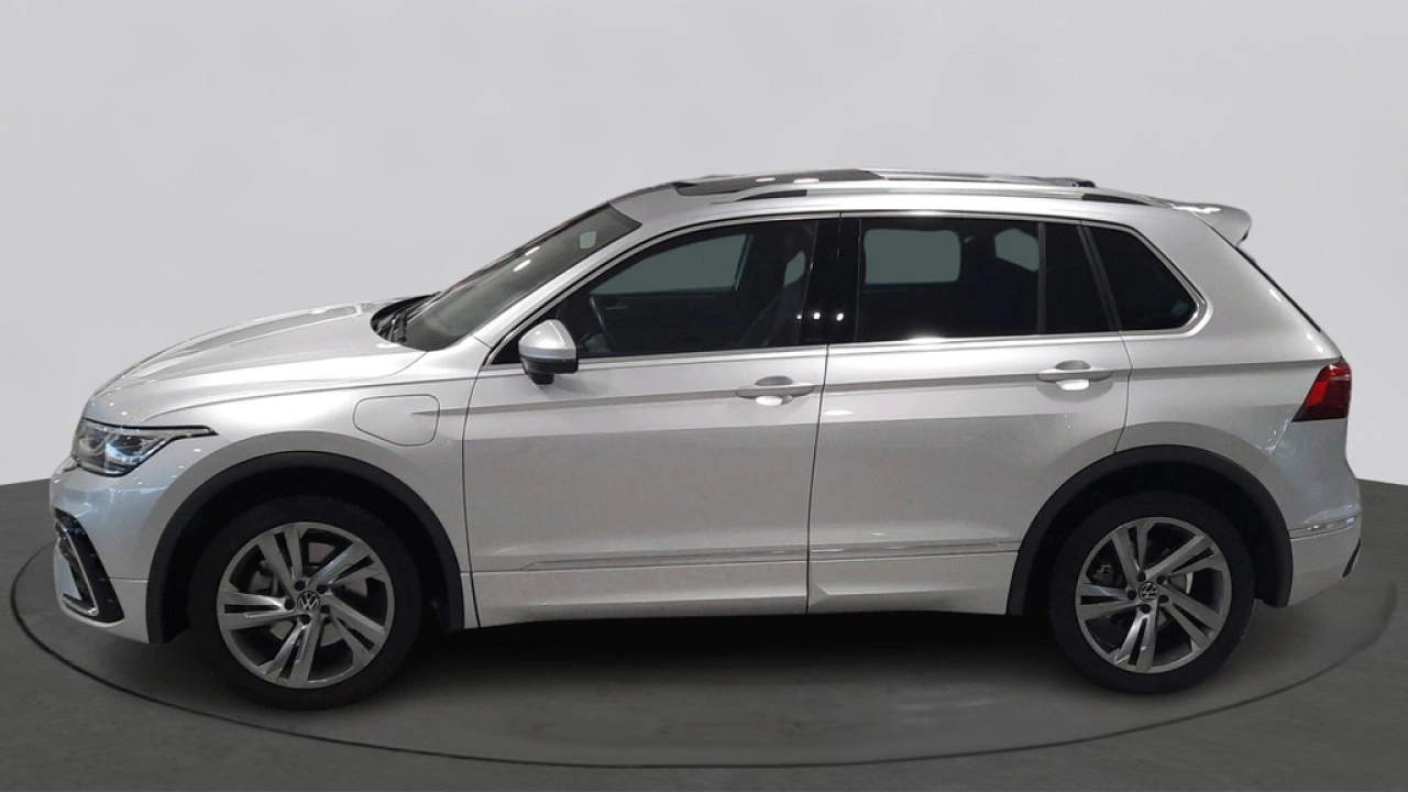 Volkswagen Tiguan 1.4 TSI eHybrid 245pk PHEV R-Line Business+ | trekhaak | panoramadak