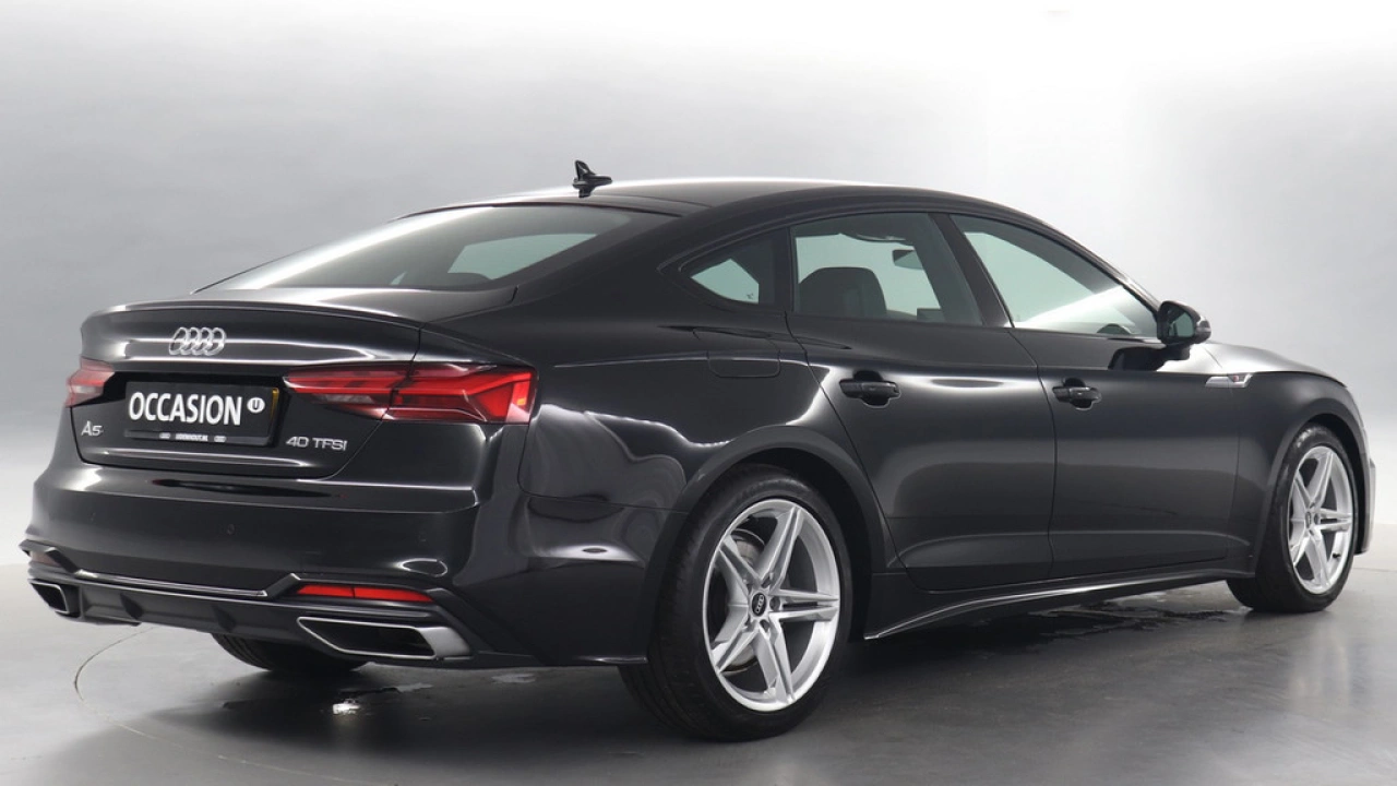 Audi A5 Sportback 40 TFSI 204pk S Edition / Stoelverwarming / Zwart optiek / 18