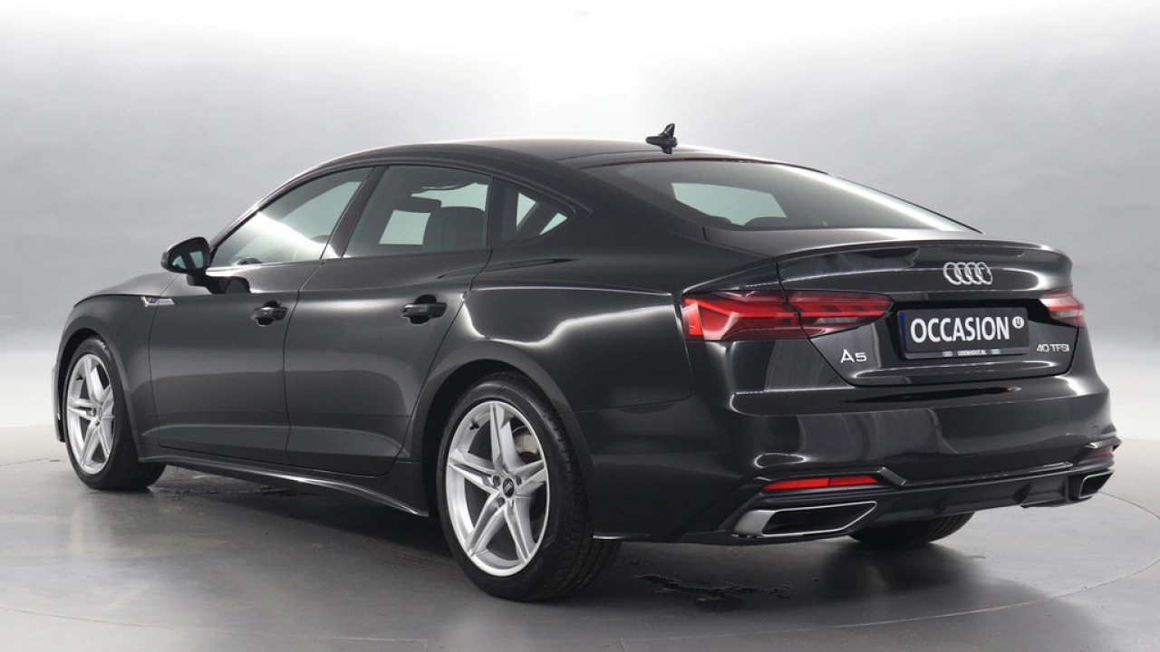 Audi A5 Sportback 40 TFSI 204pk S Edition / Stoelverwarming / Zwart optiek / 18