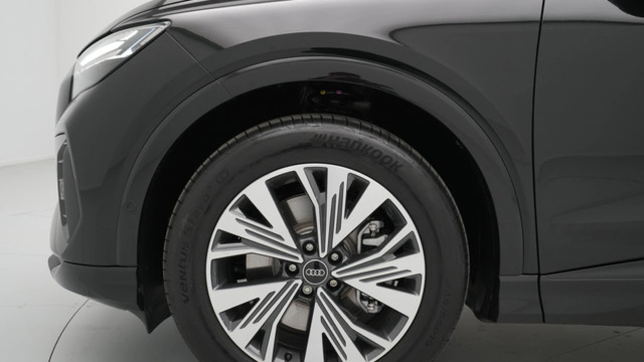 Audi Q4 e-tron Advanced edition