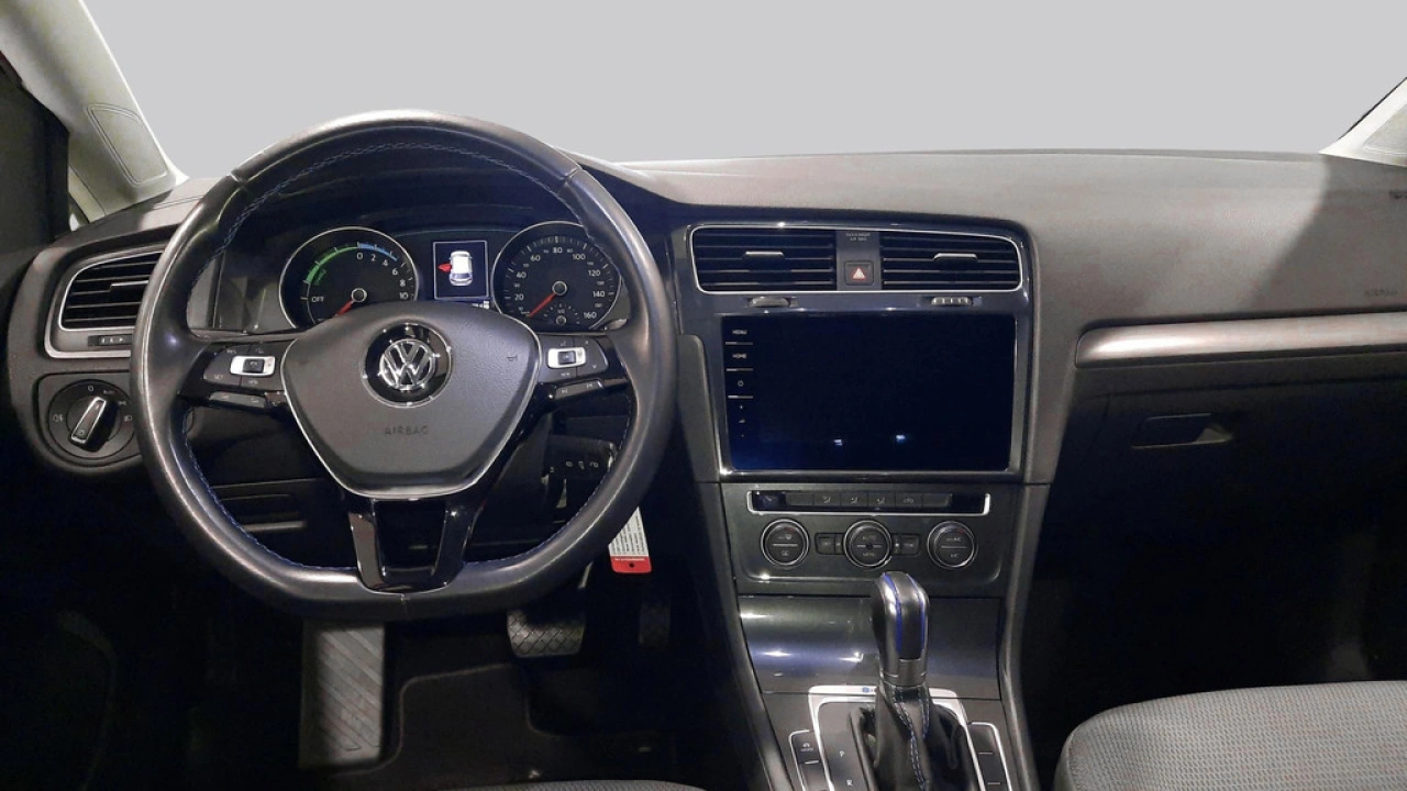 Volkswagen e-Golf / Navigatie / LED / Parkeersensoren