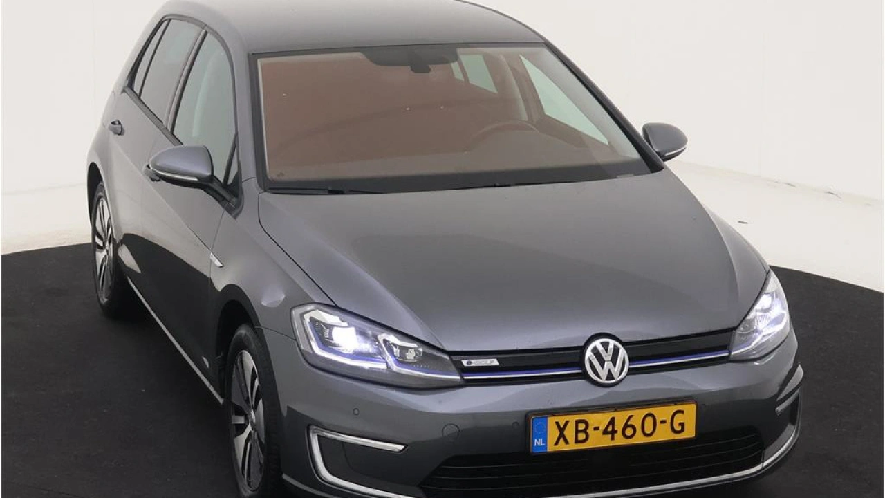 Volkswagen e-Golf / Navigatie / LED / Parkeersensoren