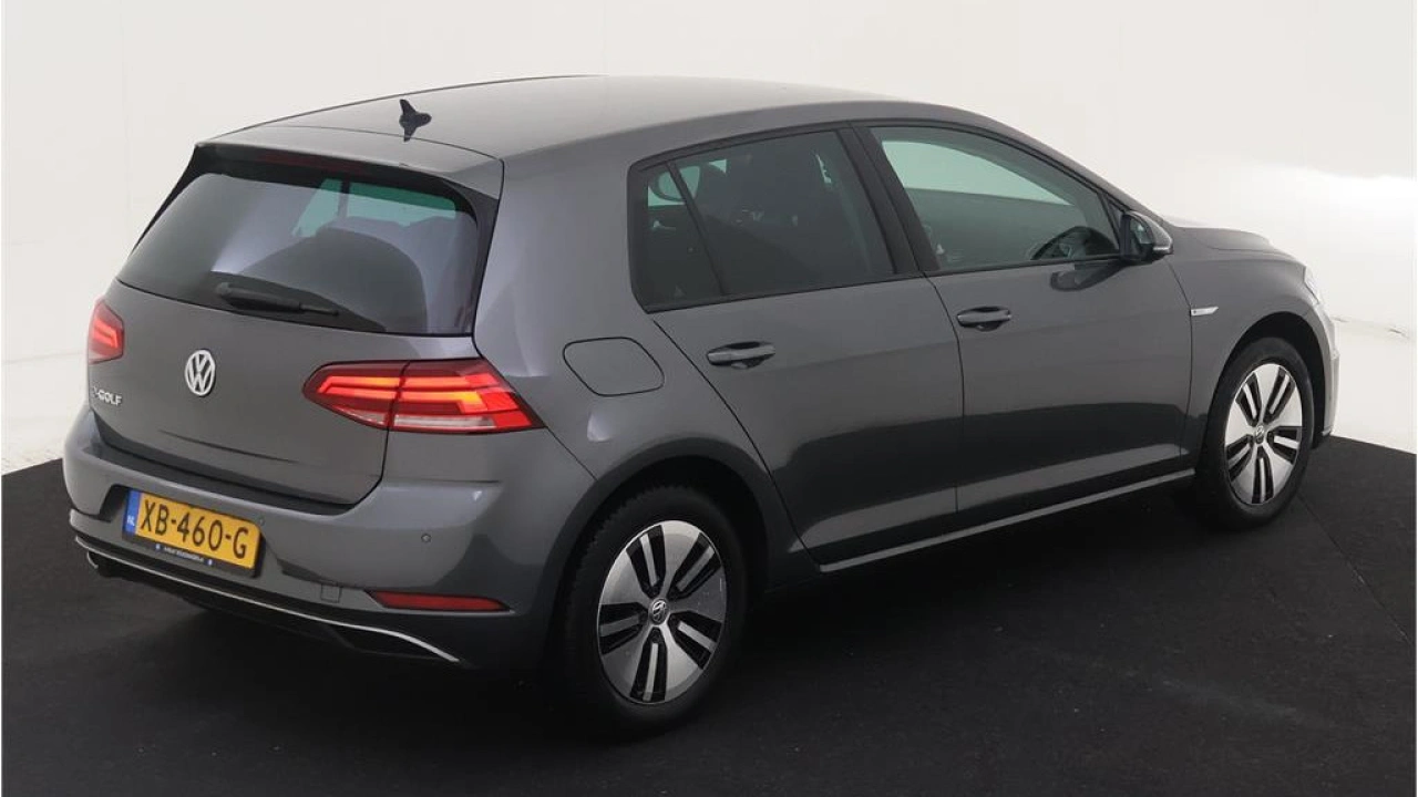 Volkswagen e-Golf / Navigatie / LED / Parkeersensoren