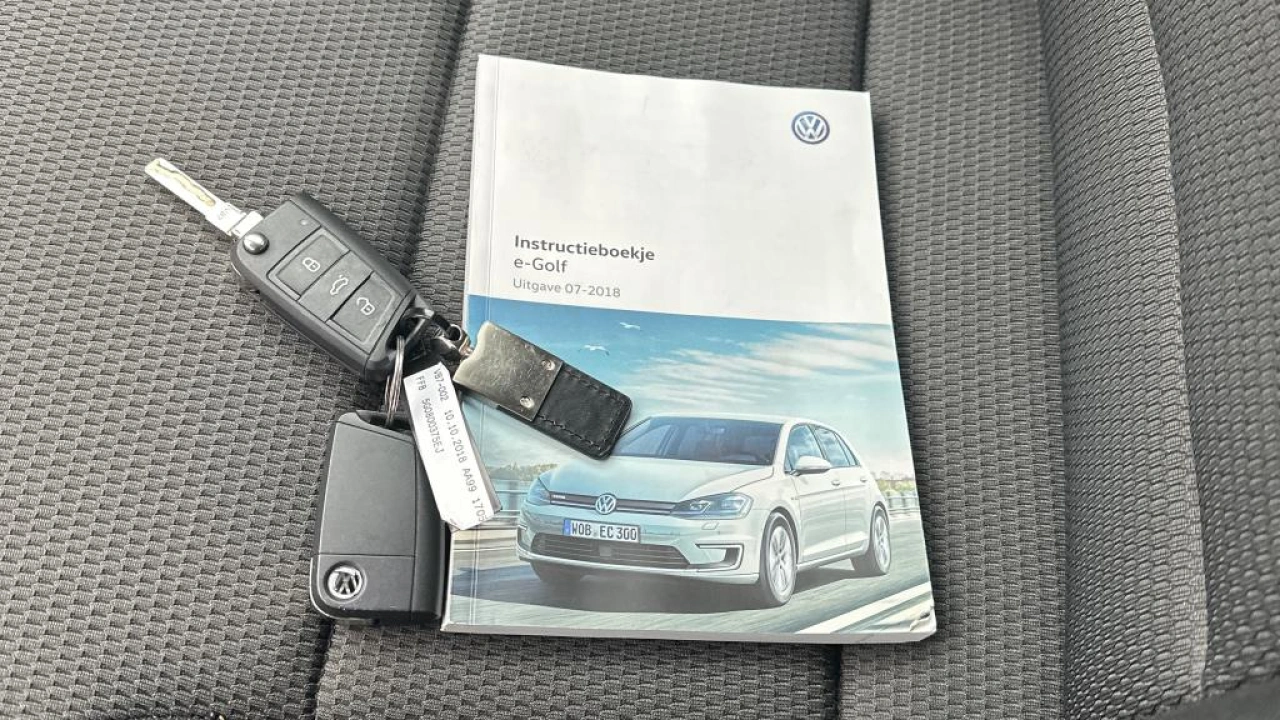 Volkswagen e-Golf / Navigatie / LED / Parkeersensoren