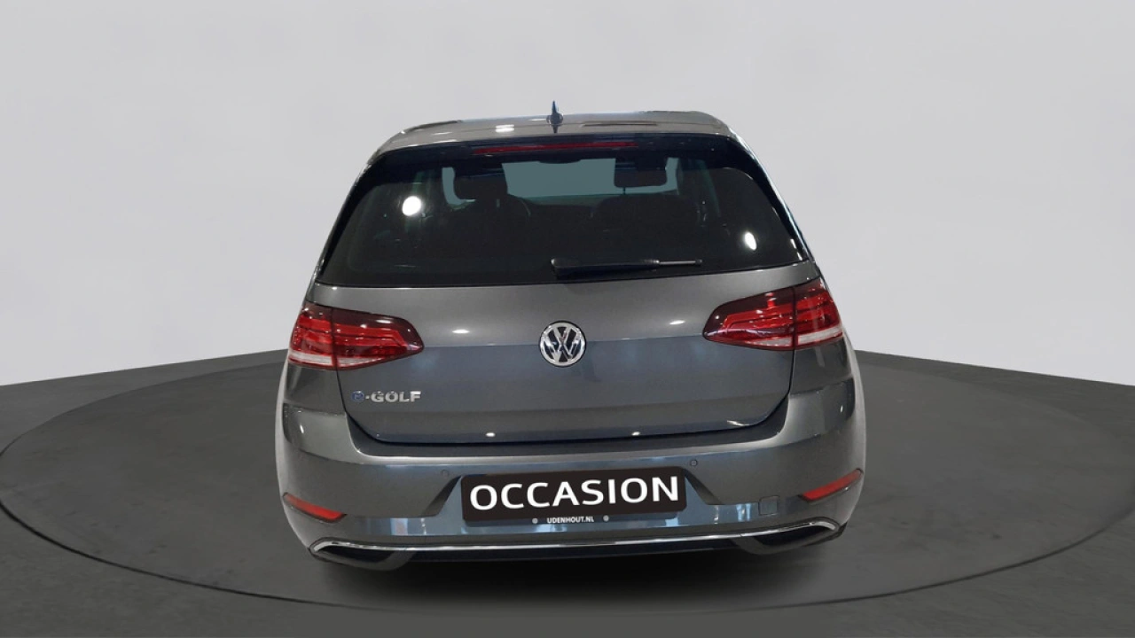 Volkswagen e-Golf / Navigatie / LED / Parkeersensoren