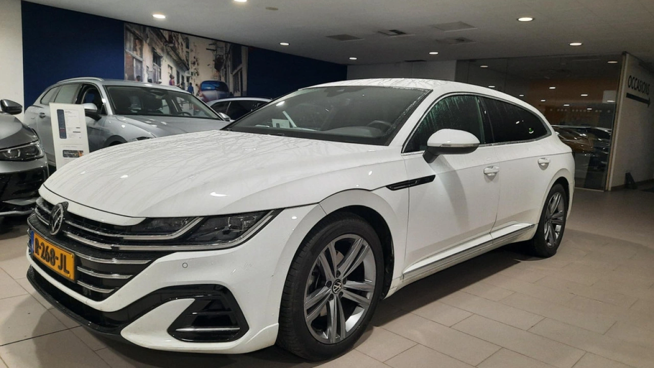 Volkswagen Arteon Shooting Brake 2.0 TSI 190pk DSG Automaat R-Line Business+ | Navi | PDC | Clima | Digital cockpit | Leer/alcantara 