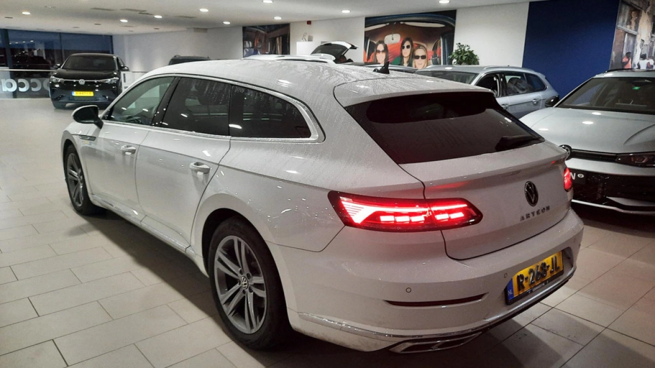 Volkswagen Arteon Shooting Brake 2.0 TSI 190pk DSG Automaat R-Line Business+ | Navi | PDC | Clima | Digital cockpit | Leer/alcantara 