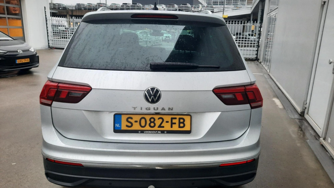 Volkswagen Tiguan 1.5 TSI 150pk Automaat Life Business | Trekhaak | Panoramadak |