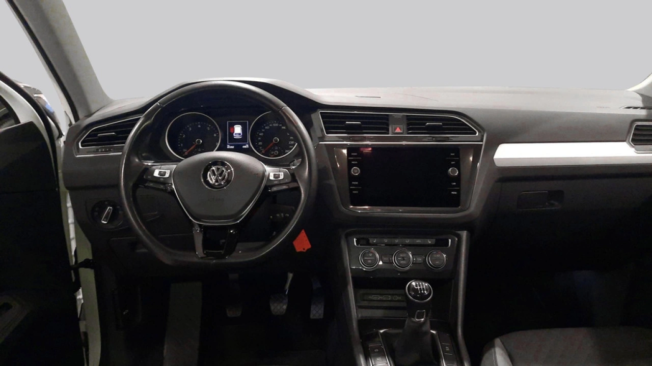 Volkswagen Tiguan 1.5 TSI Comfortline Business | Trekhaak | Navigatie