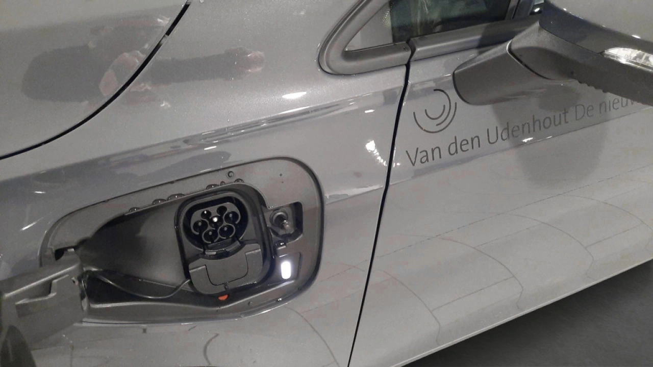 Volkswagen Golf 1.5 eHybrid Life Edition | Navi | App Connect