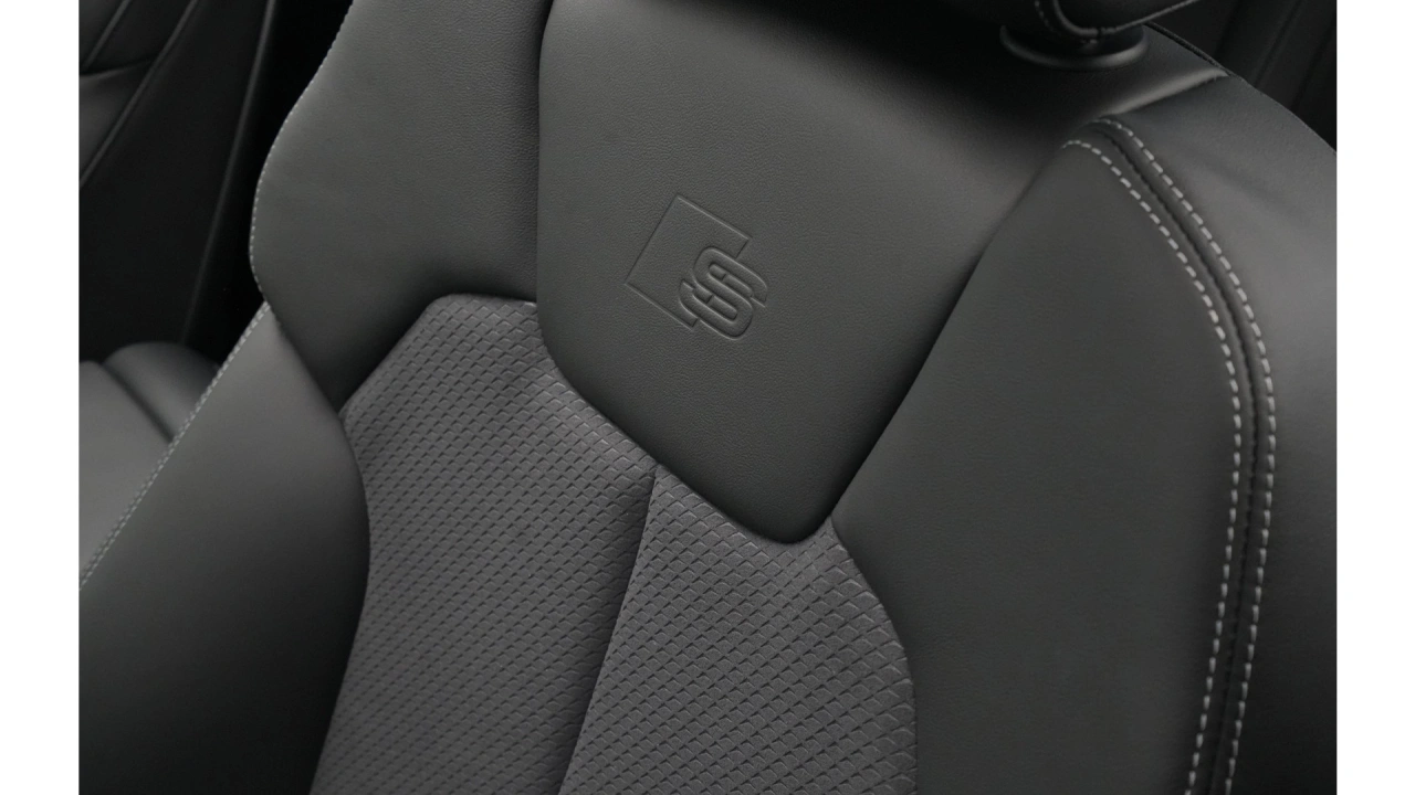 Audi Q5 Sportback S edition competition