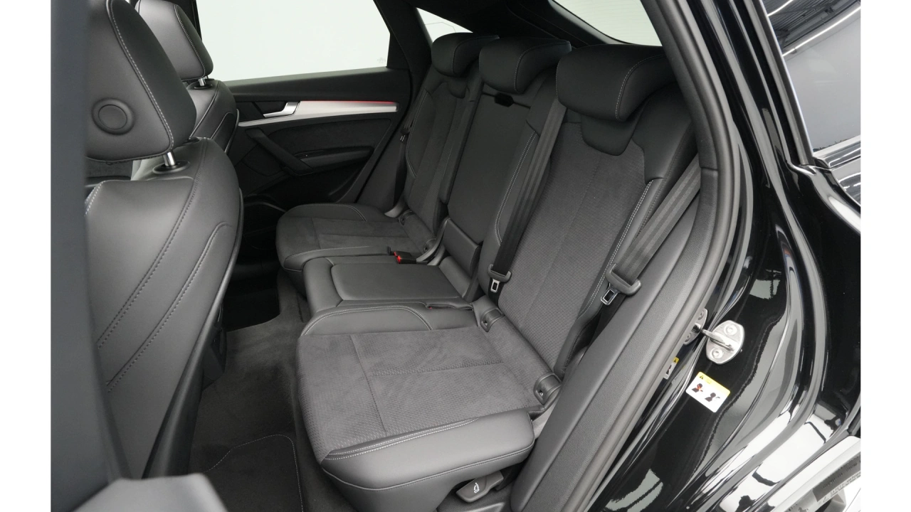 Audi Q5 Sportback S edition competition