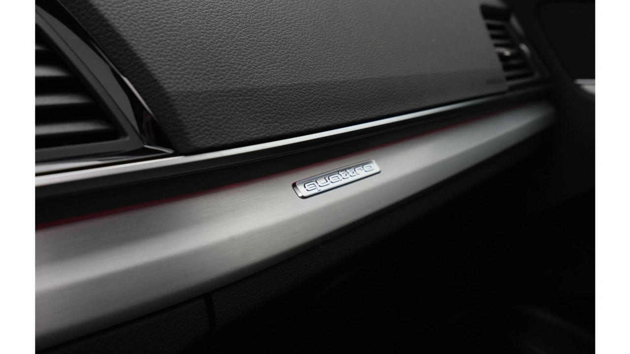 Audi Q5 Sportback S edition competition