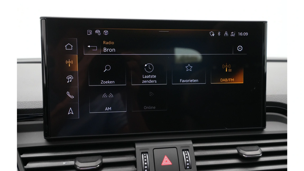 Audi Q5 Sportback S edition competition