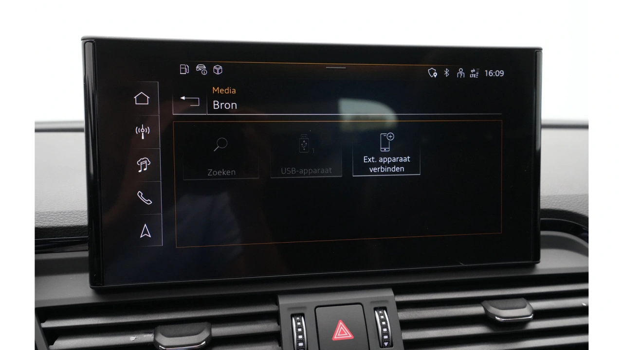 Audi Q5 Sportback S edition competition