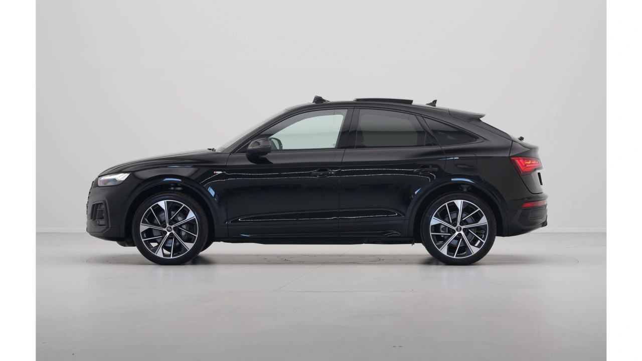Audi Q5 Sportback S edition competition