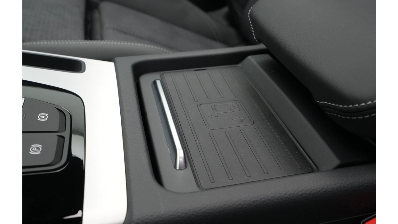 Audi Q5 Sportback S edition competition