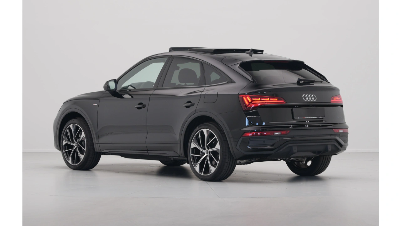 Audi Q5 Sportback S edition competition