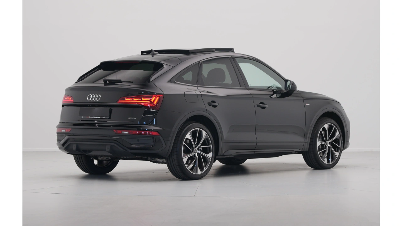 Audi Q5 Sportback S edition competition
