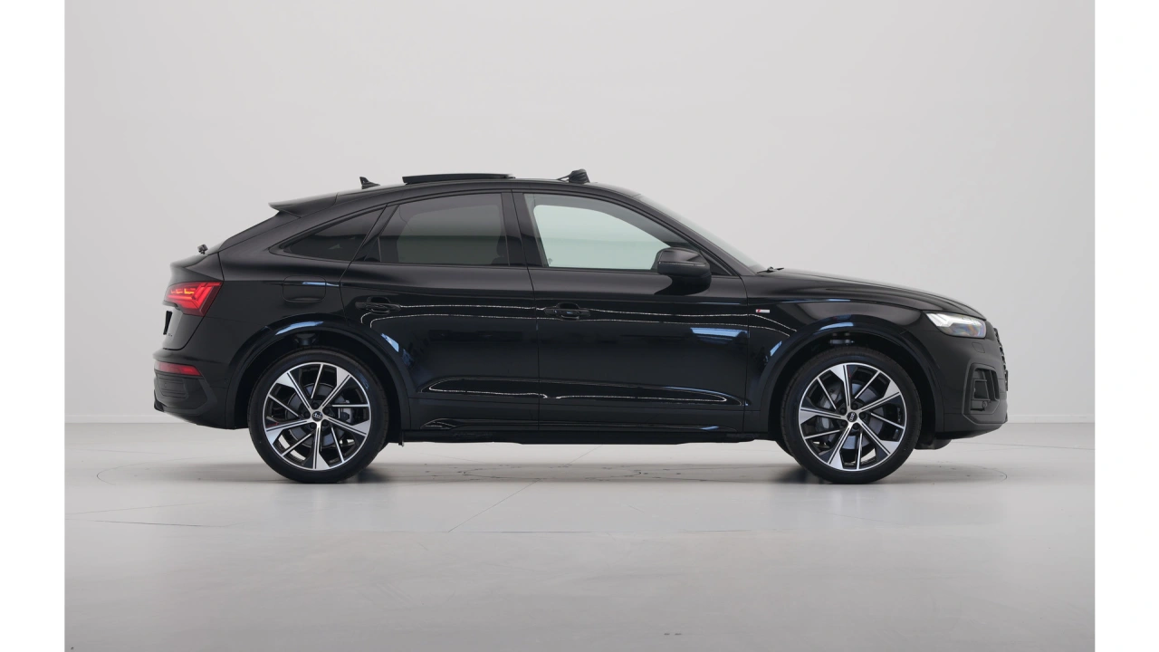 Audi Q5 Sportback S edition competition