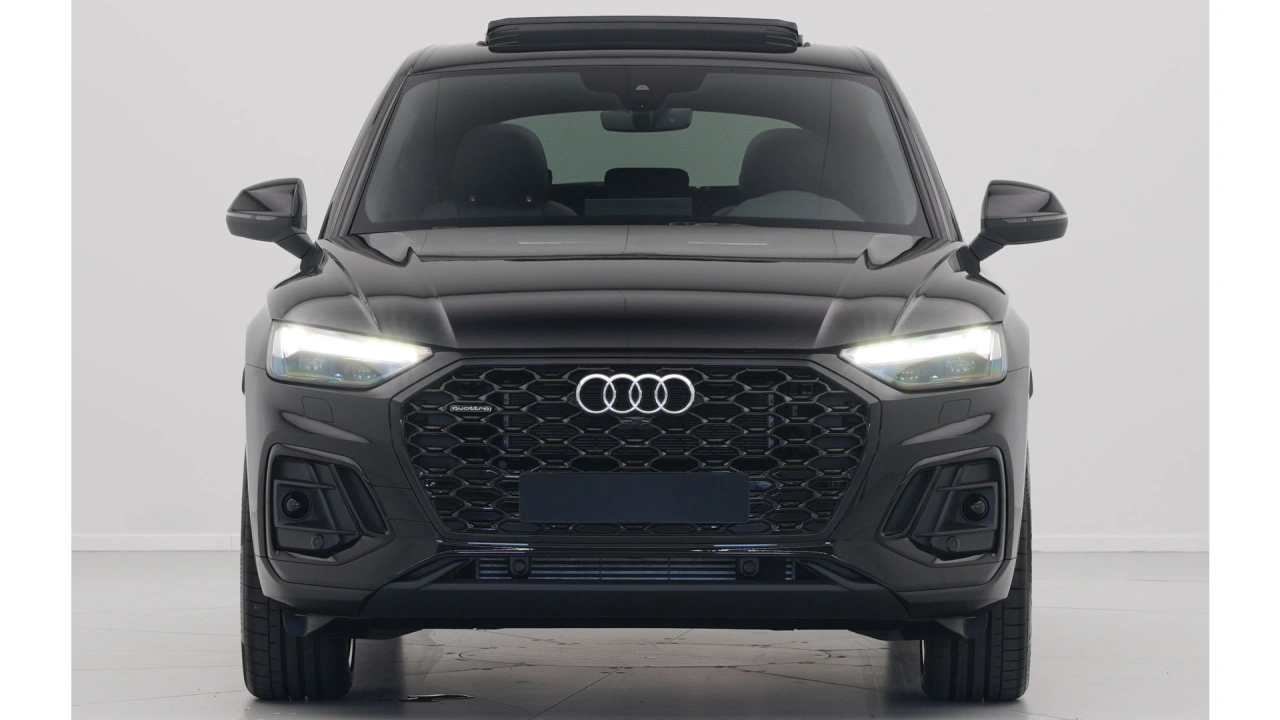 Audi Q5 Sportback S edition competition