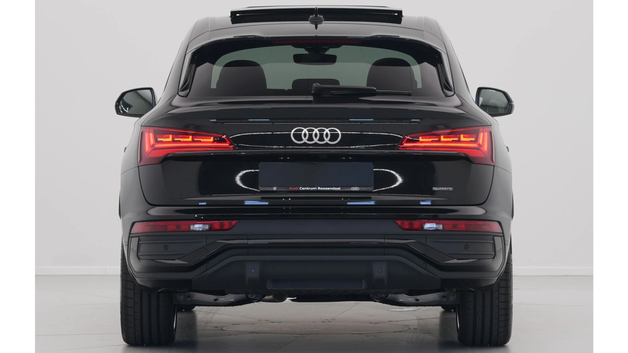 Audi Q5 Sportback S edition competition
