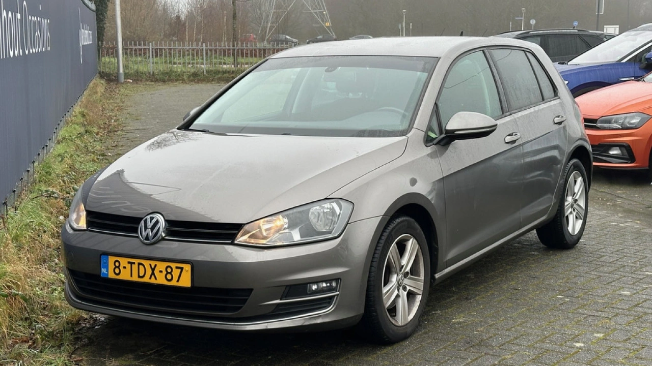 Volkswagen Golf 1.2 TSI 105pk Highline Executive Navigatie