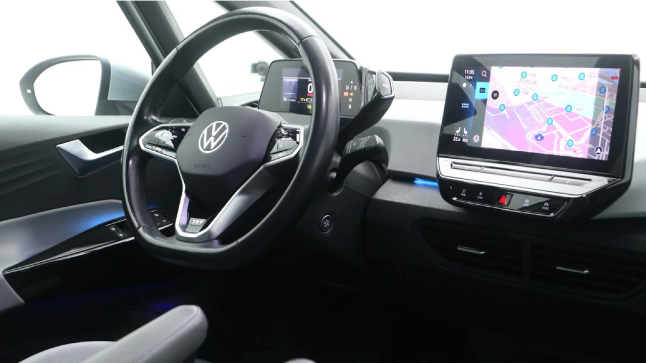 Volkswagen ID.3 First Plus 58 kWh 204pk Navigatie Camera Steunhaak