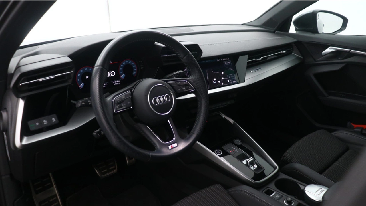 Audi A3 Sportback 35 TFSI 150PK S edition | Navigatie | Carplay | 19