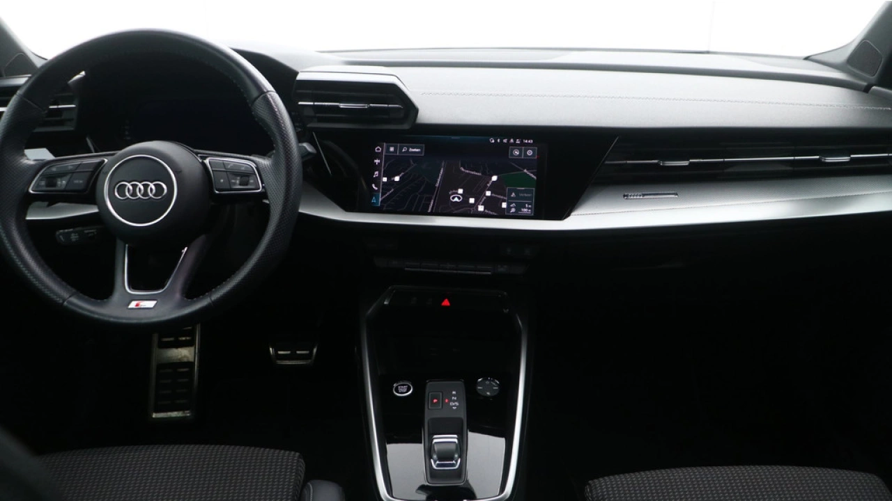 Audi A3 Sportback 35 TFSI 150PK S edition | Navigatie | Carplay | 19