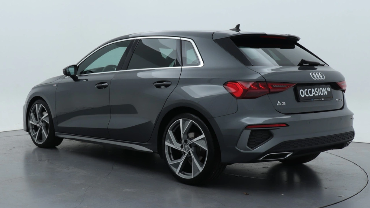 Audi A3 Sportback 35 TFSI 150PK S edition | Navigatie | Carplay | 19