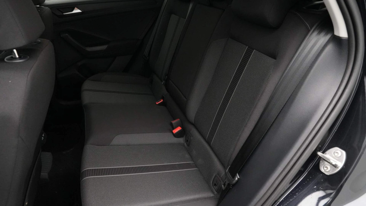 Volkswagen T-Roc 1.5 TSI 150pk DSG Oranje Edition