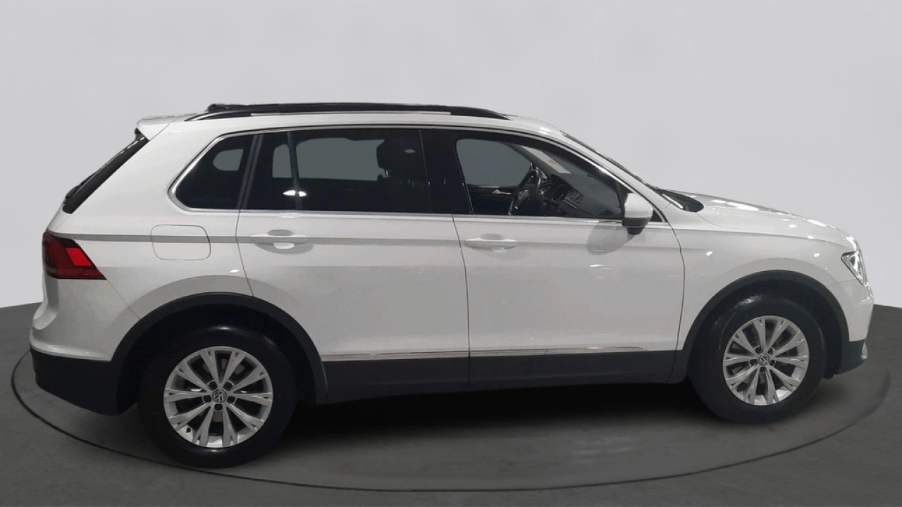 Volkswagen Tiguan 1.5 TSI Comfortline | Navi | Trekhaak | Panoramadak