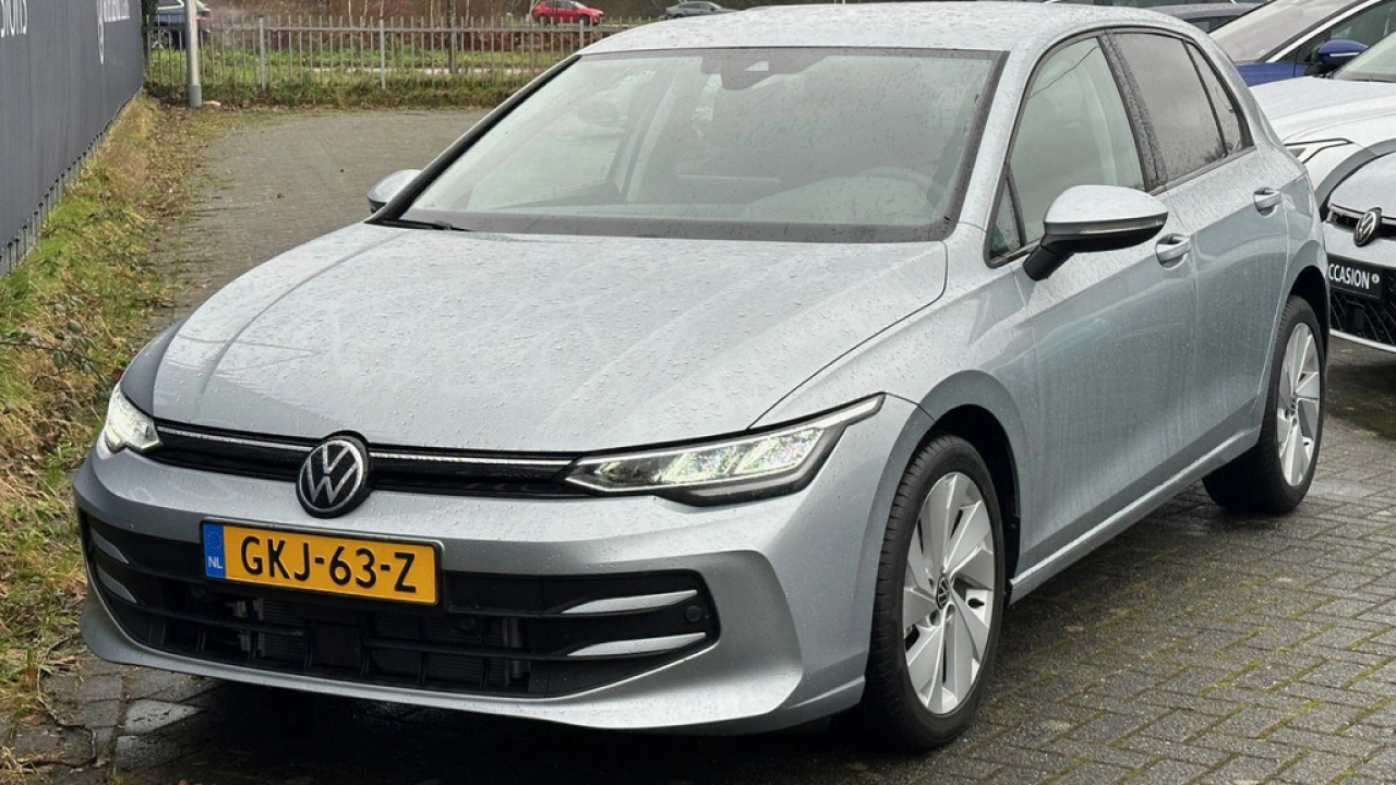 Volkswagen Golf 1.5 TSI 116pk Life Edition App connect