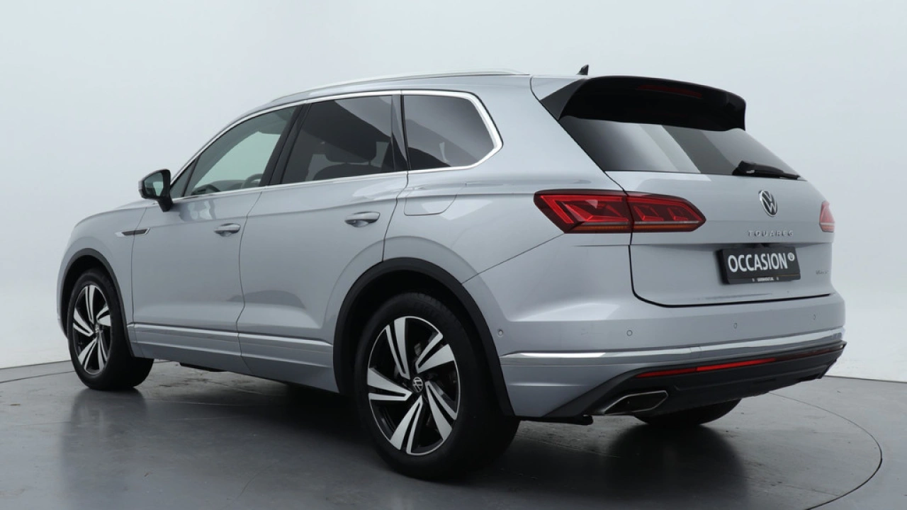 Volkswagen Touareg 3.0 TSi V6 381pk eHybrid 4MOTION Nachtzicht Luchtvering Leder Panoramadak