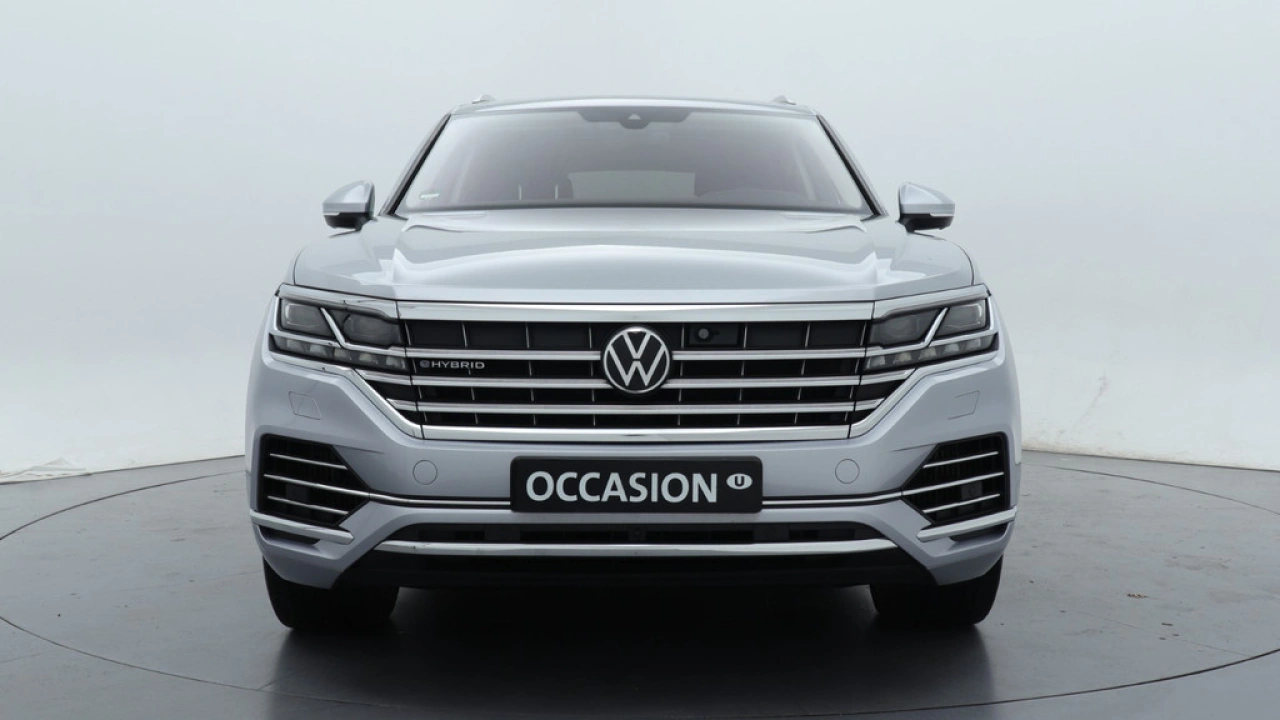 Volkswagen Touareg 3.0 TSi V6 381pk eHybrid 4MOTION Nachtzicht Luchtvering Leder Panoramadak