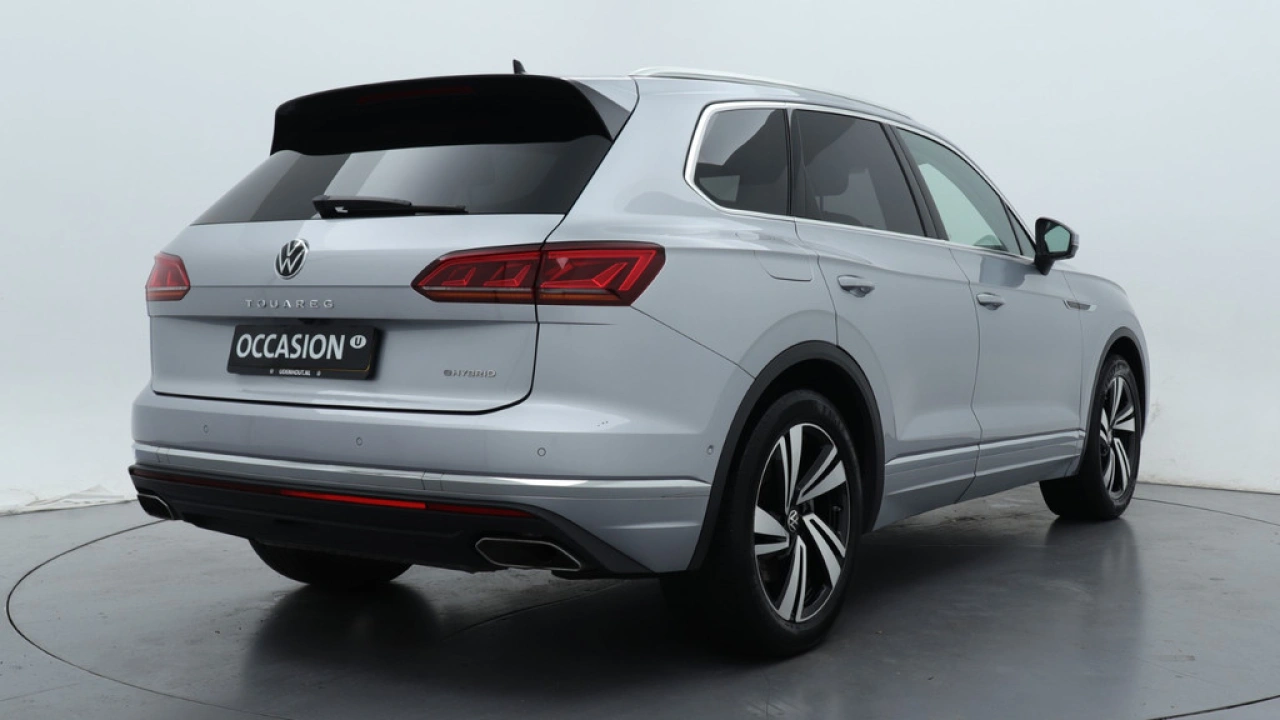 Volkswagen Touareg 3.0 TSi V6 381pk eHybrid 4MOTION Nachtzicht Luchtvering Leder Panoramadak