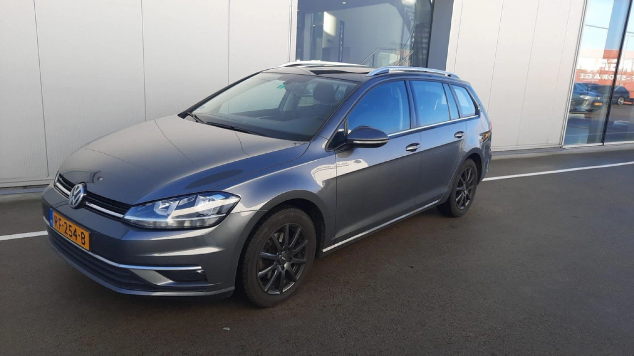 Volkswagen GOLF Variant 1.5 TSI Automaat Highline Executive | Navi | Panoramadak