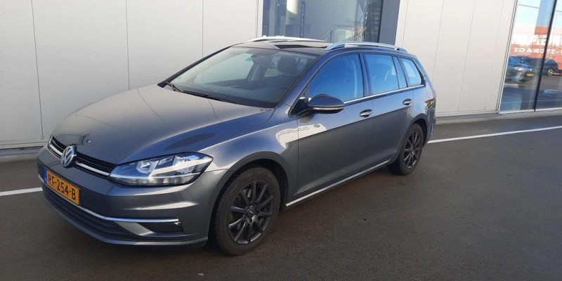 Volkswagen GOLF Variant 1.5 TSI Automaat Highline Executive | Navi | Panoramadak