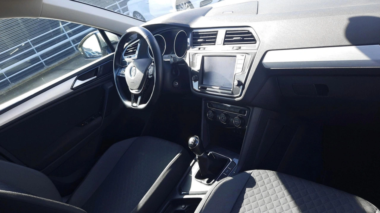 Volkswagen Tiguan 1.4 125pk TSI Comfortline Business | Navi | Clima | PDC | Cruise | Apple carplay